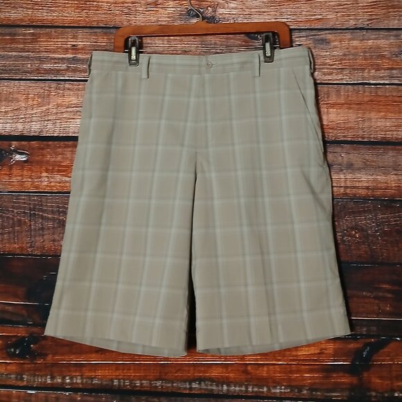 Nike Golf Shorts Mens 34 Khaki Tan Plaid Lightweight Performance Activewear - Picture 1 of 8